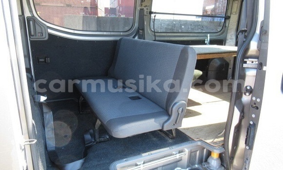 Acheter Occasion Voiture Nissan NV350 Caravan Gris à Harare, Harare Acheter Occasion Voiture Nissan NV350 Caravan Gris à Harare, Harare
