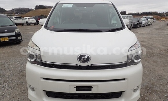 Acheter Occasion Voiture Toyota Voxy Blanc à Harare, Harare