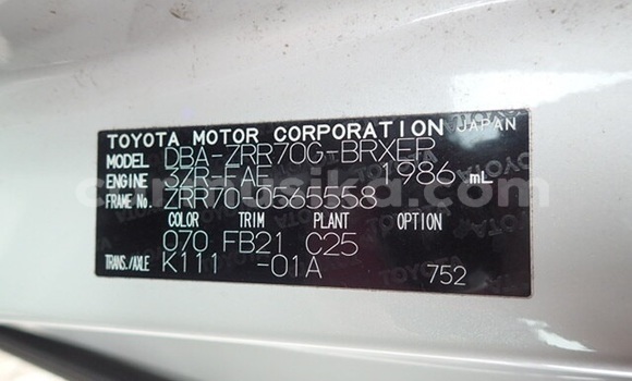 Buy Used Toyota Voxy White Car in Harare in Harare Buy Used Toyota Voxy White Car in Harare in Harare