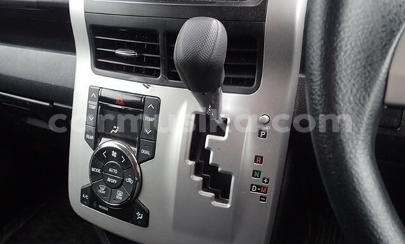 Buy Used Toyota Voxy White Car in Harare in Harare Buy Used Toyota Voxy White Car in Harare in Harare