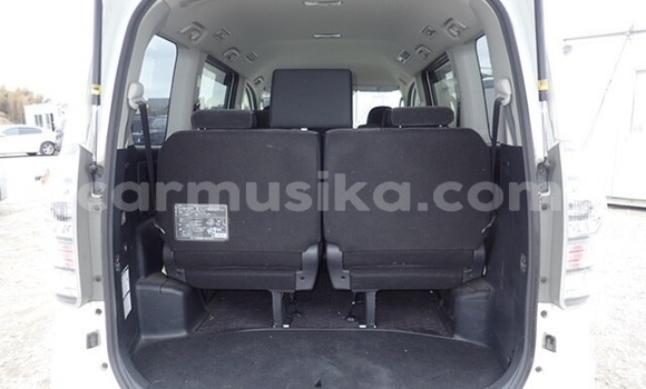 Buy Used Toyota Voxy White Car in Harare in Harare Buy Used Toyota Voxy White Car in Harare in Harare