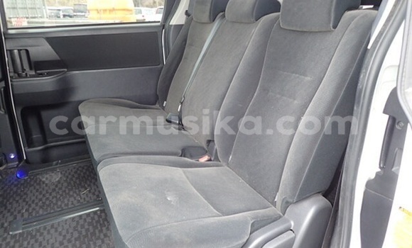 Buy Used Toyota Voxy White Car in Harare in Harare Buy Used Toyota Voxy White Car in Harare in Harare