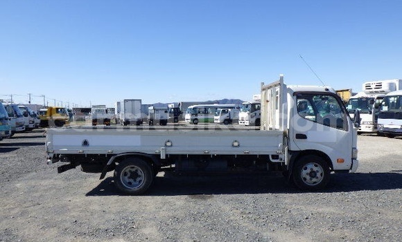 Buy Used Toyota Dyna White Car in Harare in Harare Buy Used Toyota Dyna White Car in Harare in Harare