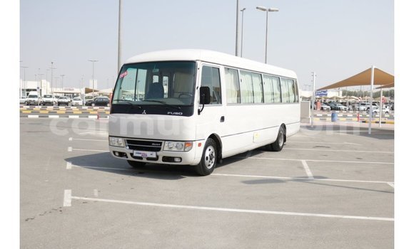 Nunua Imported Mitsubishi L400 Nyeupe Lori ndani ya Import - Dubai nchini Harare