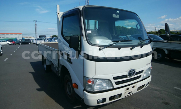 Acheter Occasion Utilitaire Toyota Dyna Blanc à Beitbridge, Matabeleland South Acheter Occasion Utilitaire Toyota Dyna Blanc à Beitbridge, Matabeleland South