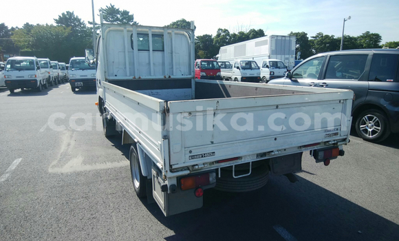 Acheter Occasion Utilitaire Toyota Dyna Blanc à Beitbridge, Matabeleland South Acheter Occasion Utilitaire Toyota Dyna Blanc à Beitbridge, Matabeleland South