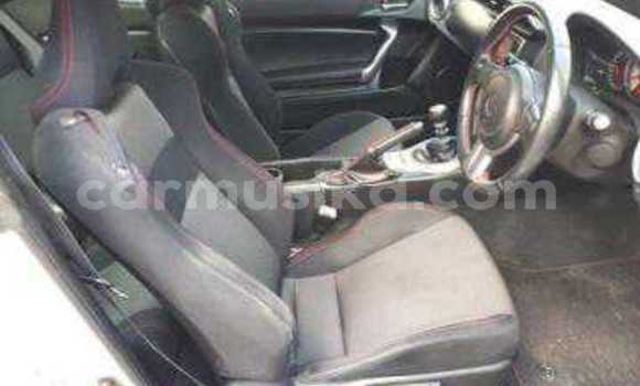 Acheter Occasion Voiture Toyota GT86 Blanc à Beitbridge, Matabeleland South Acheter Occasion Voiture Toyota GT86 Blanc à Beitbridge, Matabeleland South