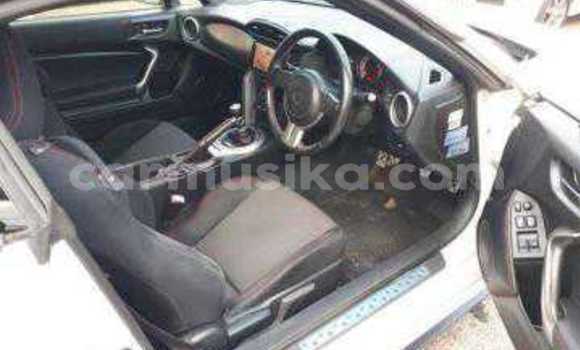 Acheter Occasion Voiture Toyota GT86 Blanc à Beitbridge, Matabeleland South Acheter Occasion Voiture Toyota GT86 Blanc à Beitbridge, Matabeleland South