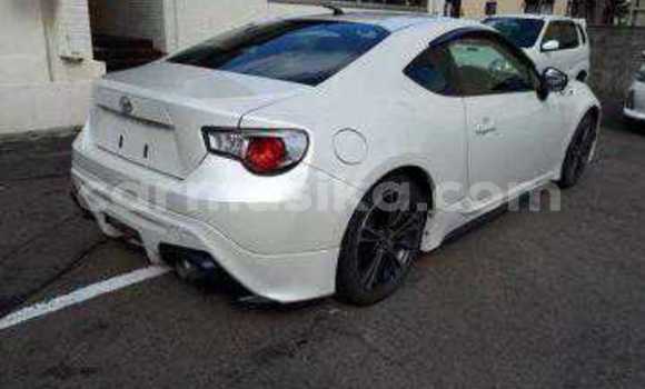 Acheter Occasion Voiture Toyota GT86 Blanc à Beitbridge, Matabeleland South Acheter Occasion Voiture Toyota GT86 Blanc à Beitbridge, Matabeleland South