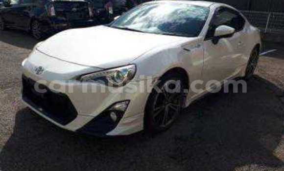 Acheter Occasion Voiture Toyota GT86 Blanc à Beitbridge, Matabeleland South Acheter Occasion Voiture Toyota GT86 Blanc à Beitbridge, Matabeleland South