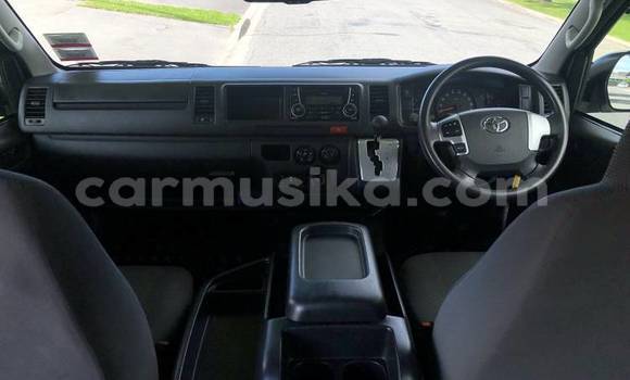 Acheter Occasion Voiture Toyota Hiace Blanc à Beitbridge, Matabeleland South Acheter Occasion Voiture Toyota Hiace Blanc à Beitbridge, Matabeleland South