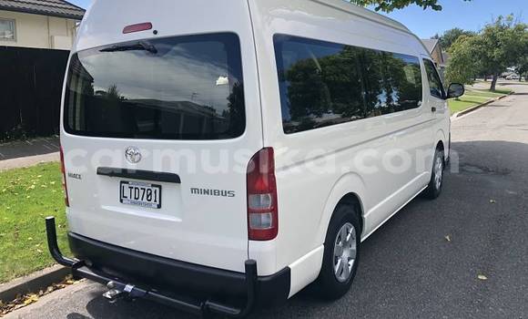Acheter Occasion Voiture Toyota Hiace Blanc à Beitbridge, Matabeleland South Acheter Occasion Voiture Toyota Hiace Blanc à Beitbridge, Matabeleland South