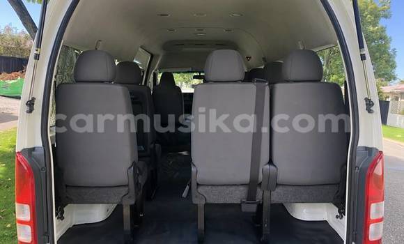 Acheter Occasion Voiture Toyota Hiace Blanc à Beitbridge, Matabeleland South Acheter Occasion Voiture Toyota Hiace Blanc à Beitbridge, Matabeleland South