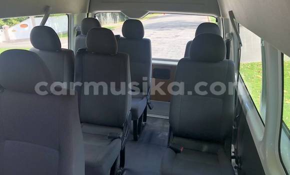 Acheter Occasion Voiture Toyota Hiace Blanc à Beitbridge, Matabeleland South Acheter Occasion Voiture Toyota Hiace Blanc à Beitbridge, Matabeleland South