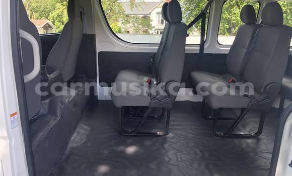 Acheter Occasion Voiture Toyota Hiace Blanc à Beitbridge, Matabeleland South Acheter Occasion Voiture Toyota Hiace Blanc à Beitbridge, Matabeleland South