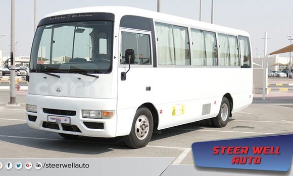 Nunua Imported Nissan Evalia Nyeupe Lori ndani ya Import - Dubai nchini Harare