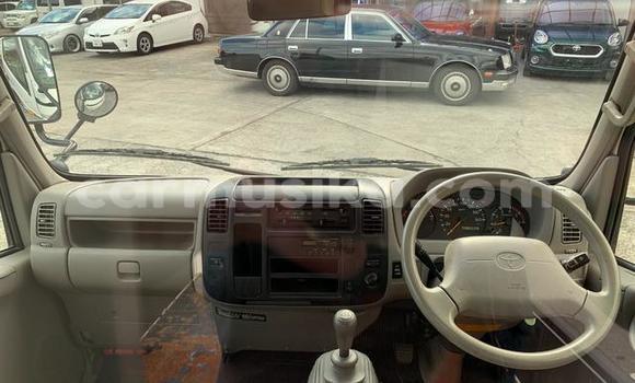 Nunua Ilio tumika Toyota Dyna Nyeupe Lori ndani ya Beitbridge nchini Matabeleland Kusini Nunua Ilio tumika Toyota Dyna Nyeupe Lori ndani ya Beitbridge nchini Matabeleland Kusini