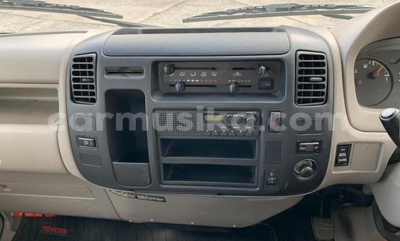 Nunua Ilio tumika Toyota Dyna Nyeupe Lori ndani ya Beitbridge nchini Matabeleland Kusini Nunua Ilio tumika Toyota Dyna Nyeupe Lori ndani ya Beitbridge nchini Matabeleland Kusini