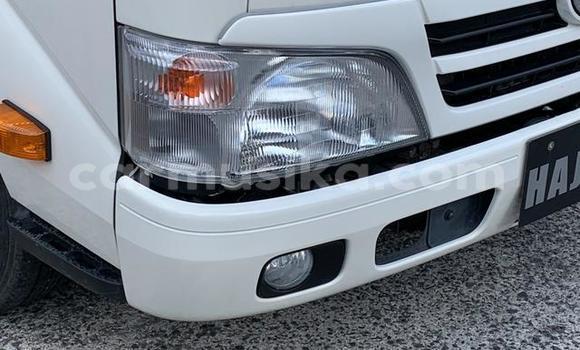 Nunua Ilio tumika Toyota Dyna Nyeupe Lori ndani ya Beitbridge nchini Matabeleland Kusini Nunua Ilio tumika Toyota Dyna Nyeupe Lori ndani ya Beitbridge nchini Matabeleland Kusini