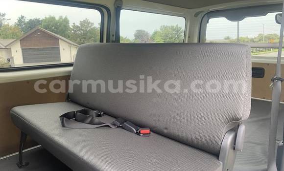 Nunua Ilio tumika Toyota Hiace Nyeupe Gari ndani ya Beitbridge nchini Matabeleland Kusini Nunua Ilio tumika Toyota Hiace Nyeupe Gari ndani ya Beitbridge nchini Matabeleland Kusini