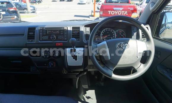 Nunua Ilio tumika Toyota Hiace Bluu Gari ndani ya Beitbridge nchini Matabeleland Kusini Nunua Ilio tumika Toyota Hiace Bluu Gari ndani ya Beitbridge nchini Matabeleland Kusini