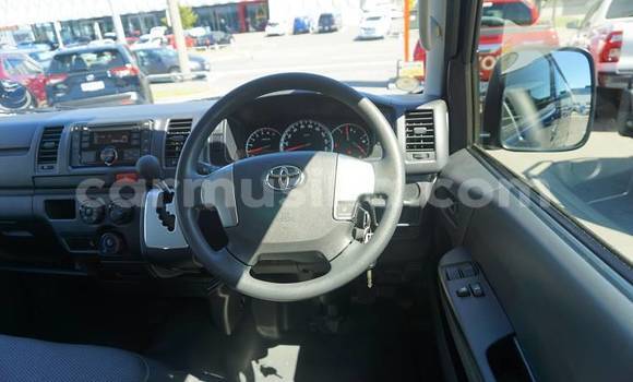 Nunua Ilio tumika Toyota Hiace Bluu Gari ndani ya Beitbridge nchini Matabeleland Kusini Nunua Ilio tumika Toyota Hiace Bluu Gari ndani ya Beitbridge nchini Matabeleland Kusini