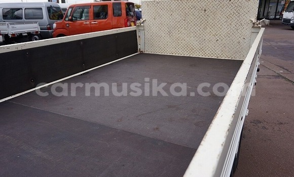 Acheter Occasion Utilitaire Toyota Dyna Blanc à Beitbridge, Matabeleland South Acheter Occasion Utilitaire Toyota Dyna Blanc à Beitbridge, Matabeleland South