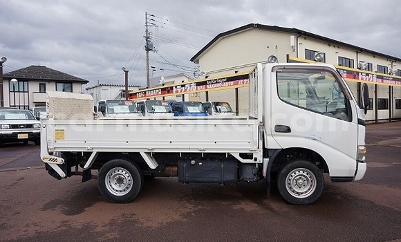 Acheter Occasion Utilitaire Toyota Dyna Blanc à Beitbridge, Matabeleland South Acheter Occasion Utilitaire Toyota Dyna Blanc à Beitbridge, Matabeleland South