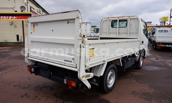 Acheter Occasion Utilitaire Toyota Dyna Blanc à Beitbridge, Matabeleland South Acheter Occasion Utilitaire Toyota Dyna Blanc à Beitbridge, Matabeleland South