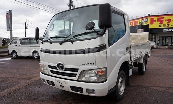 Acheter Occasion Utilitaire Toyota Dyna Blanc à Beitbridge, Matabeleland South Acheter Occasion Utilitaire Toyota Dyna Blanc à Beitbridge, Matabeleland South