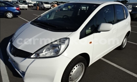 Buy Used Honda Fit White Car in Beitbridge in Matabeleland South Buy Used Honda Fit White Car in Beitbridge in Matabeleland South