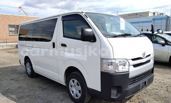 Buy Used Toyota RegiusAce White Car in Harare in Harare