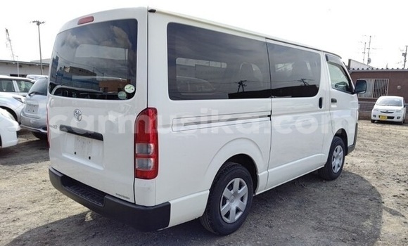 Buy Used Toyota RegiusAce White Car in Harare in Harare Buy Used Toyota RegiusAce White Car in Harare in Harare