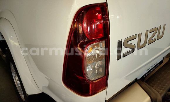 Nunua Ilio tumika Isuzu KB Nyeupe Gari ndani ya Beitbridge nchini Matabeleland Kusini Nunua Ilio tumika Isuzu KB Nyeupe Gari ndani ya Beitbridge nchini Matabeleland Kusini