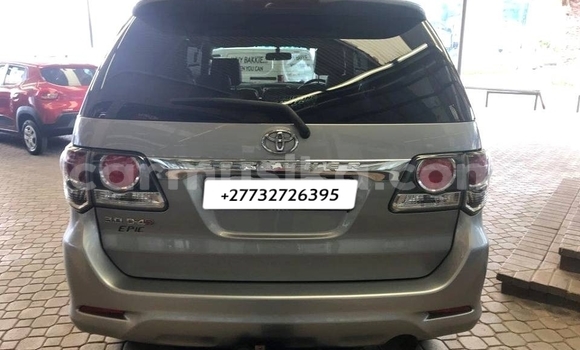 Acheter Occasion Voiture Toyota Fortuner Gris à Beitbridge, Matabeleland South Acheter Occasion Voiture Toyota Fortuner Gris à Beitbridge, Matabeleland South