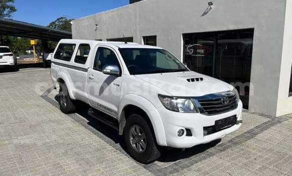 Buy Used Toyota Hilux White Car in Beitbridge in Matabeleland South Buy Used Toyota Hilux White Car in Beitbridge in Matabeleland South