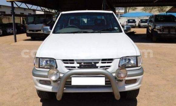 Buy Used Isuzu KB White Car in Beitbridge in Matabeleland South Buy Used Isuzu KB White Car in Beitbridge in Matabeleland South