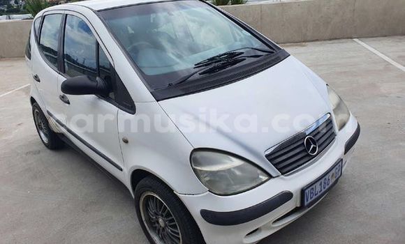 Buy Used Mercedes-Benz C-Classe Silver Car in Beitbridge in Matabeleland South Buy Used Mercedes-Benz C-Classe Silver Car in Beitbridge in Matabeleland South