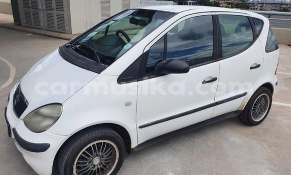 Tenga Tsaru Mercedes-Benz C-Classe Sirivha Mota in Beitbridge in Matabeleland South Tenga Tsaru Mercedes-Benz C-Classe Sirivha Mota in Beitbridge in Matabeleland South