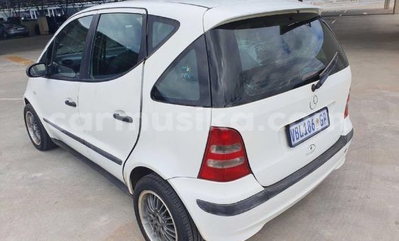 Tenga Tsaru Mercedes-Benz C-Classe Sirivha Mota in Beitbridge in Matabeleland South Tenga Tsaru Mercedes-Benz C-Classe Sirivha Mota in Beitbridge in Matabeleland South