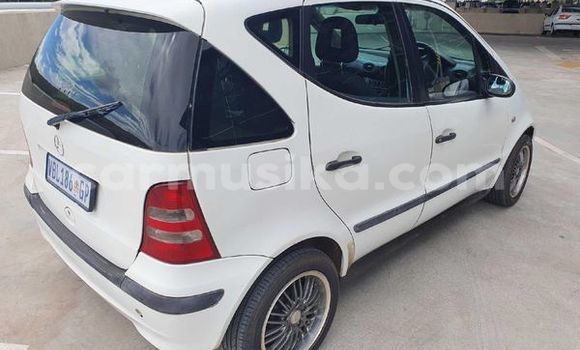 Tenga Tsaru Mercedes-Benz C-Classe Sirivha Mota in Beitbridge in Matabeleland South Tenga Tsaru Mercedes-Benz C-Classe Sirivha Mota in Beitbridge in Matabeleland South