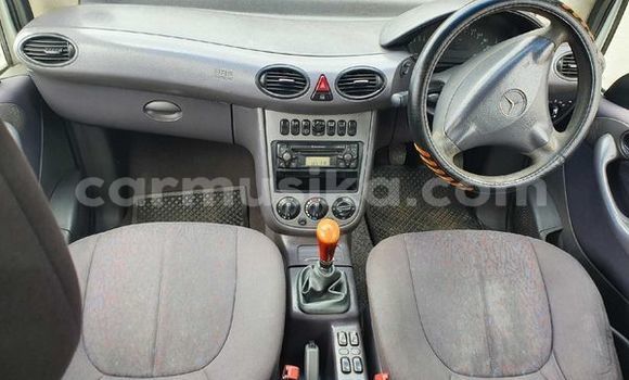 Tenga Tsaru Mercedes-Benz C-Classe Sirivha Mota in Beitbridge in Matabeleland South Tenga Tsaru Mercedes-Benz C-Classe Sirivha Mota in Beitbridge in Matabeleland South