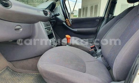 Tenga Tsaru Mercedes-Benz C-Classe Sirivha Mota in Beitbridge in Matabeleland South Tenga Tsaru Mercedes-Benz C-Classe Sirivha Mota in Beitbridge in Matabeleland South