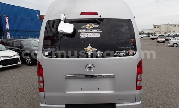Nunua Ilio tumika Toyota Hiace Fedha Gari ndani ya Beitbridge nchini Matabeleland Kusini Nunua Ilio tumika Toyota Hiace Fedha Gari ndani ya Beitbridge nchini Matabeleland Kusini