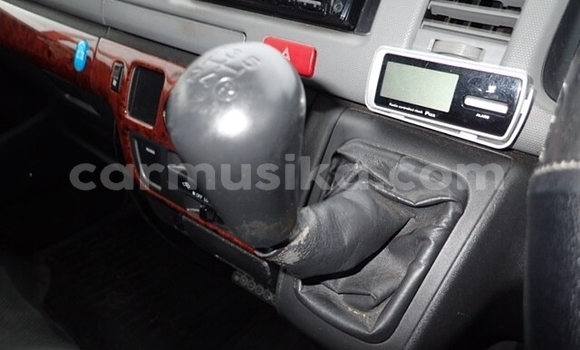 Nunua Ilio tumika Toyota Hiace Fedha Gari ndani ya Beitbridge nchini Matabeleland Kusini Nunua Ilio tumika Toyota Hiace Fedha Gari ndani ya Beitbridge nchini Matabeleland Kusini