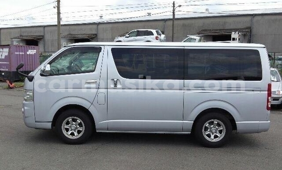 Acheter Occasion Voiture Toyota Hiace Gris à Beitbridge, Matabeleland South Acheter Occasion Voiture Toyota Hiace Gris à Beitbridge, Matabeleland South