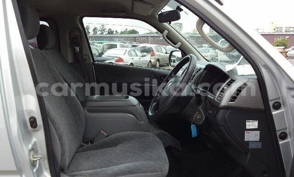 Acheter Occasion Voiture Toyota Hiace Gris à Beitbridge, Matabeleland South Acheter Occasion Voiture Toyota Hiace Gris à Beitbridge, Matabeleland South