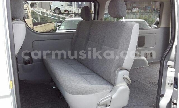 Acheter Occasion Voiture Toyota Hiace Gris à Beitbridge, Matabeleland South Acheter Occasion Voiture Toyota Hiace Gris à Beitbridge, Matabeleland South