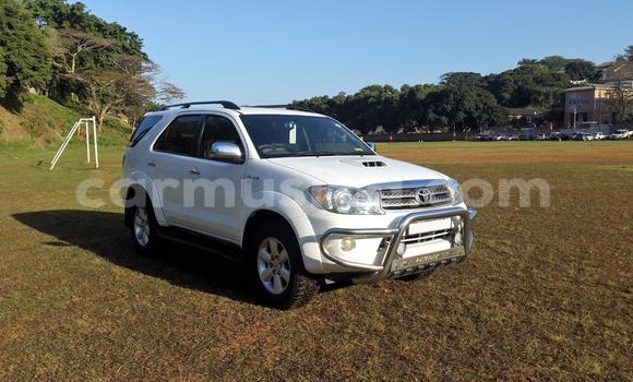 Tenga Tsaru Toyota Fortuner Chena Mota in Bulawayo in Bulawayo