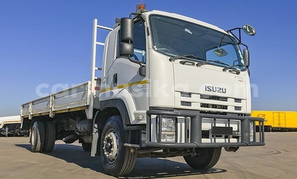 Buy Used Isuzu Fargo Filly White Car in Bulawayo in Bulawayo